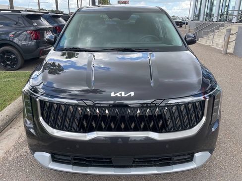 New 2026 Kia Carnival FWD image 2