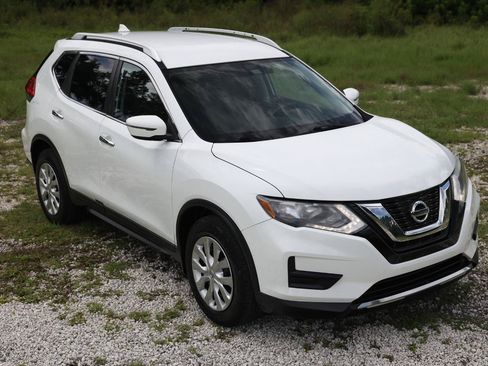 Used 2017 Nissan Rogue S w/ S Appearance Package FWD image 15