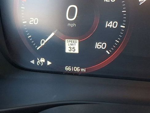 Used 2020 Volvo XC40 T5 R-Design w/ Protection Package Premier image 22