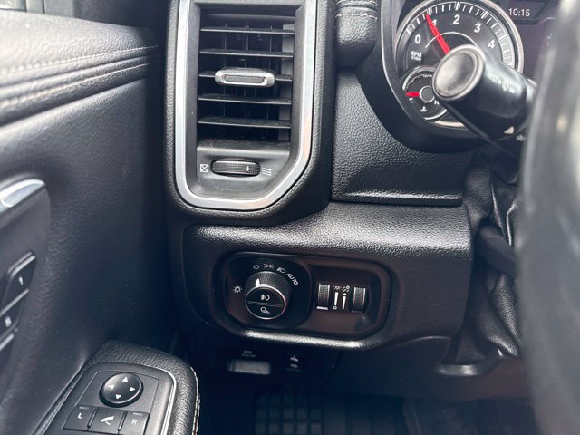 Used 2019 RAM 1500 Laramie AWD/4WD image 7