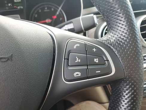Used 2019 Mercedes-Benz GLC 350e 4MATIC image 24