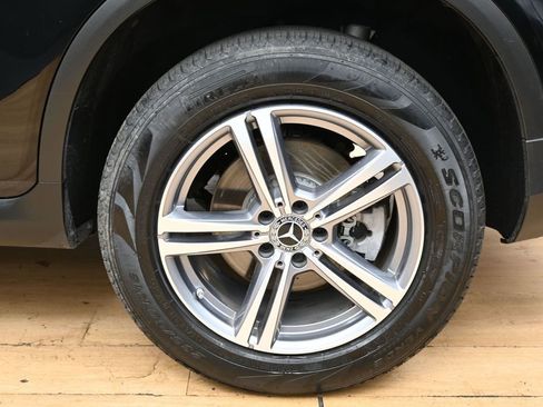 Used 2022 Mercedes-Benz GLC 300 image 9
