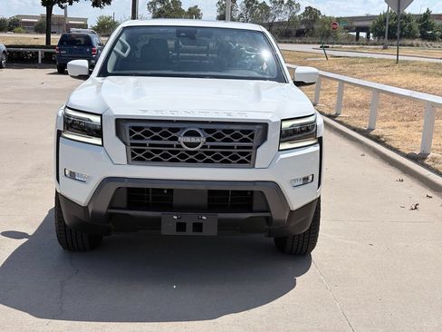 Used 2024 Nissan Frontier SL w/ Technology Package RWD image 2