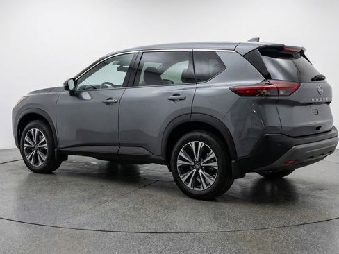 Used 2025 Nissan Rogue SV AWD/4WD image 5