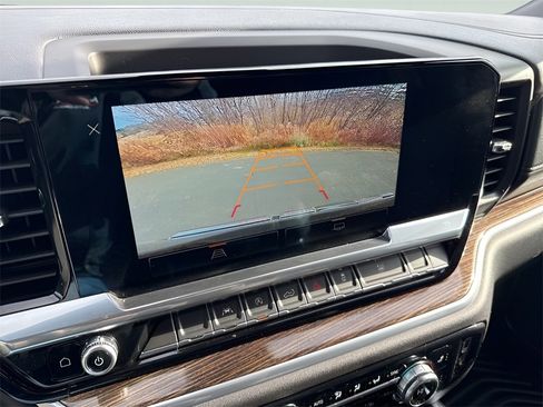 Used 2025 GMC Sierra 1500 Elevation image 23