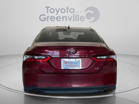 Used 2021 Toyota Camry LE FWD image 5