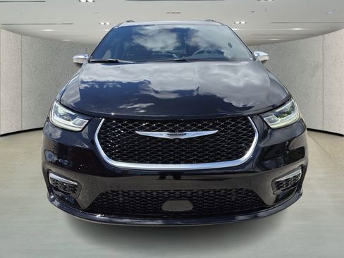 New 2026 Chrysler Pacifica Pinnacle w/ Trailer Tow Group image 2