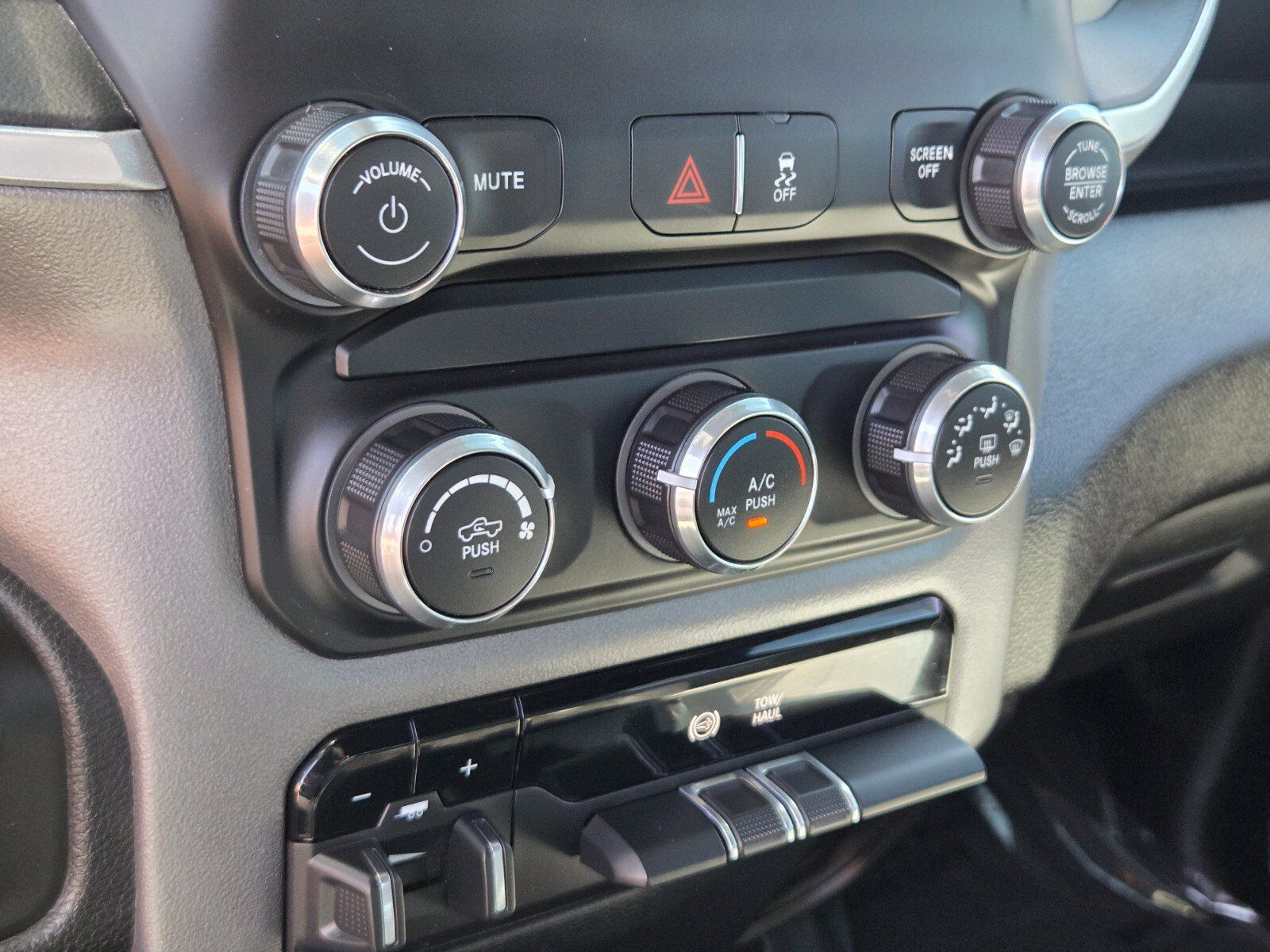 Used 2022 RAM 2500 Big Horn AWD/4WD image 22