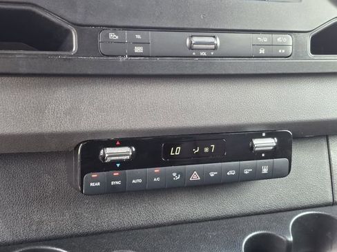 Used 2024 Mercedes-Benz Sprinter 2500 image 22