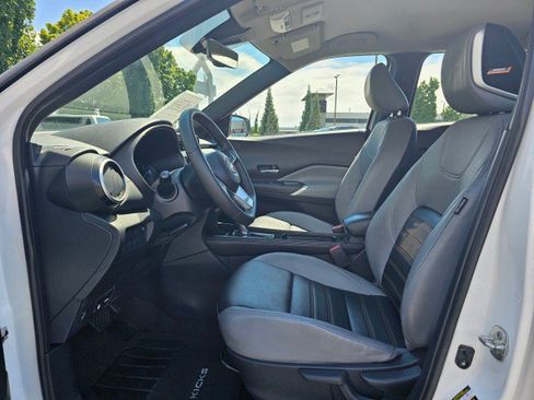 Used 2023 Nissan Kicks SR w/ SR Premium Package FWD image 26