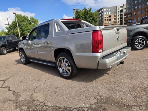 Used 2007 Cadillac Escalade EXT w/ Information Package image 7