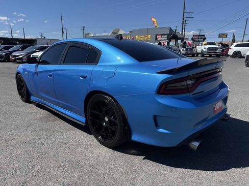 Used 2016 Dodge Charger R/T Scat Pack w/ Technology Group RWD image 4