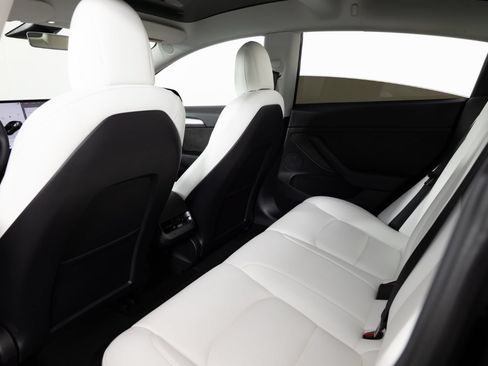 Used 2022 Tesla Model 3 Performance AWD/4WD image 17