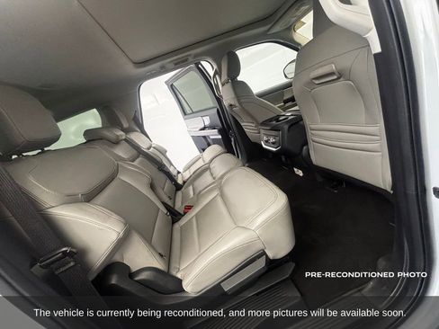 Used 2025 Ford Expedition Max Active AWD/4WD image 8