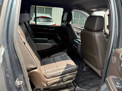 Used 2021 GMC Yukon XL Denali AWD/4WD image 22