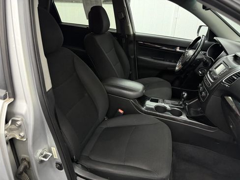 Used 2015 Kia Sorento LX FWD image 6