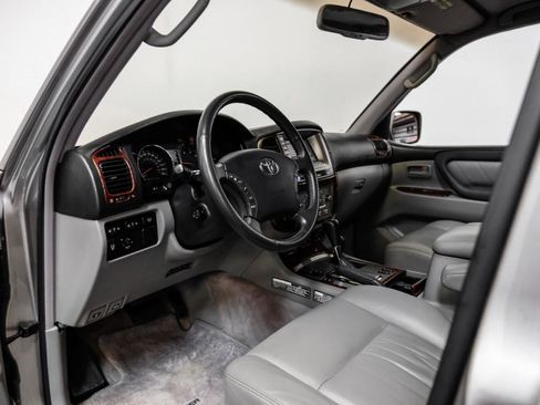 Used 2006 Toyota Land Cruiser image 3