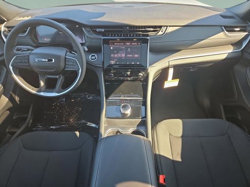 New 2025 Jeep Grand Cherokee Laredo X image 10