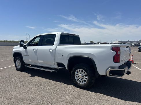 Used 2023 Chevrolet Silverado 2500 LTZ w/ LTZ Convenience Package AWD/4WD image 3