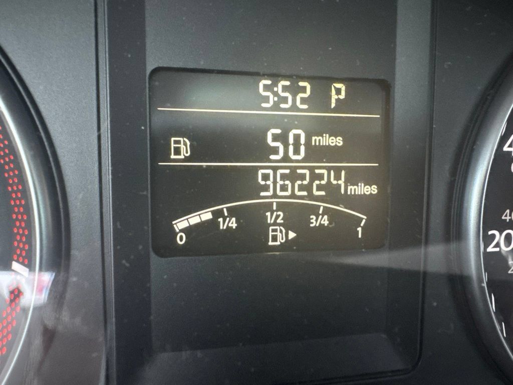 Used 2013 Volkswagen Jetta SEL FWD image 11