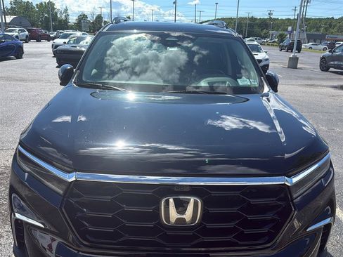 Used 2023 Honda Pilot Elite image 2