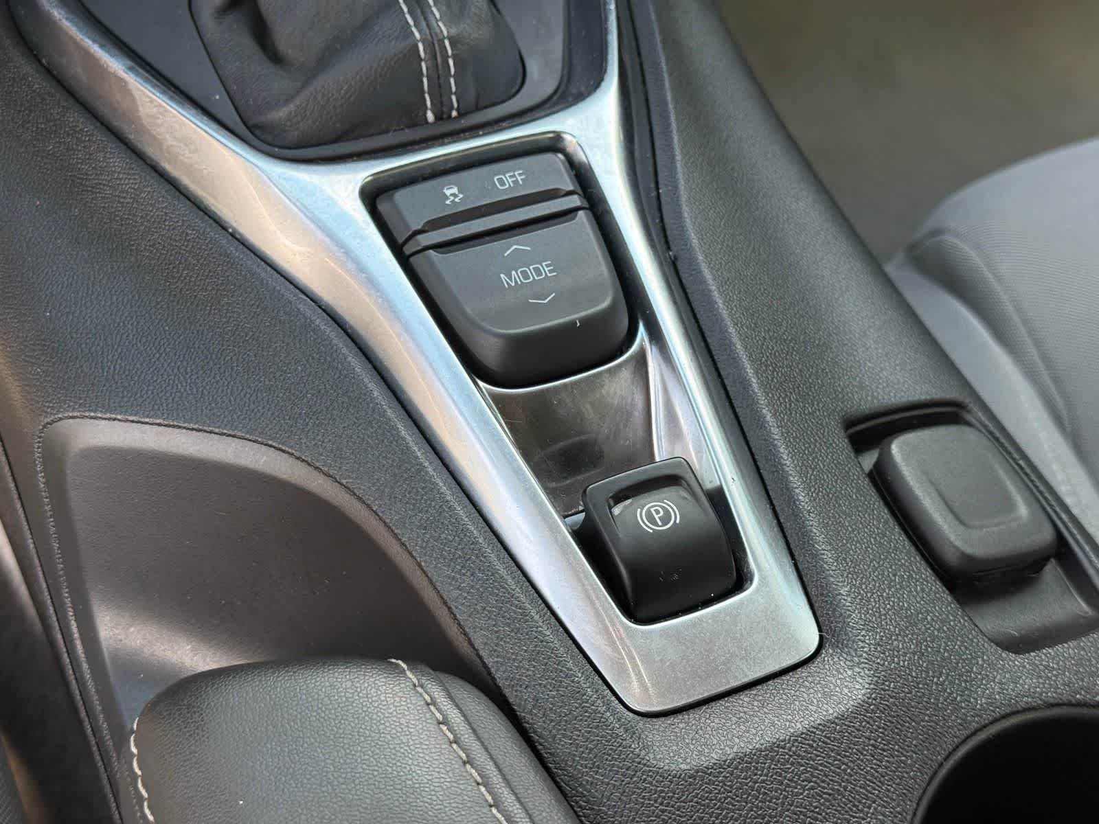Used 2021 Chevrolet Camaro LT RWD image 28