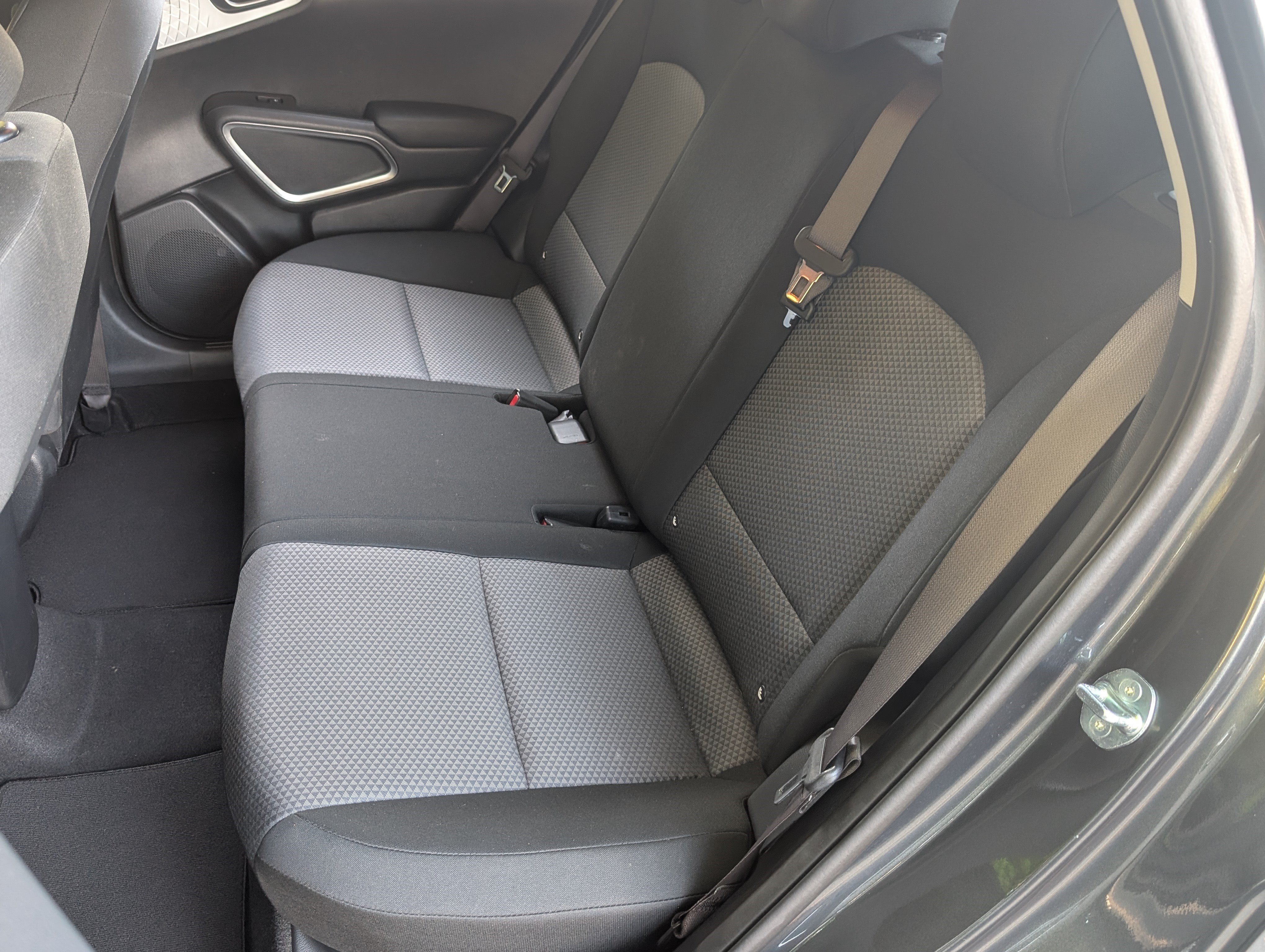 Used 2025 Kia Soul LX w/ LX Technology Package FWD image 16