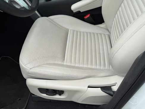 Used 2025 Land Rover Discovery S AWD/4WD image 24
