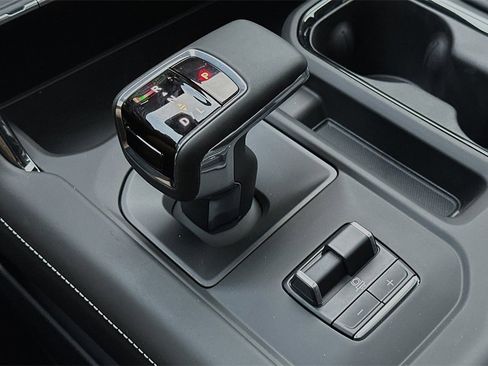 Used 2024 GMC Sierra 1500 AT4X image 19