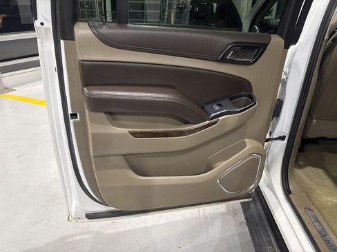 Used 2018 Chevrolet Suburban LT AWD/4WD image 21