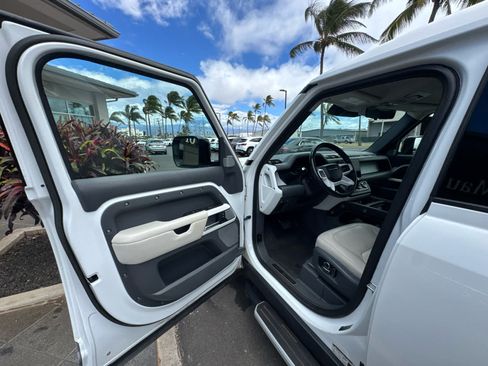 Used 2023 Land Rover Defender 130 First Edition AWD/4WD image 8