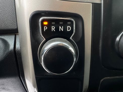 Used 2017 RAM 1500 Classic SLT RWD image 12