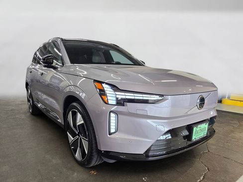 New 2026 Volvo EX90 Ultra image 3