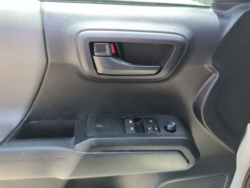 Used 2020 Toyota Tacoma SR w/ SR Convenience Package RWD image 16