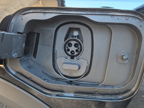 Used 2025 Chevrolet Equinox EV LT image 35