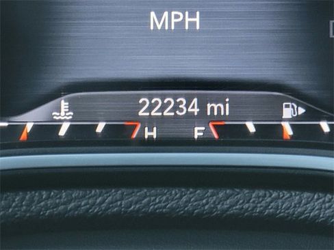 Certified 2023 Jeep Cherokee Altitude Lux image 36