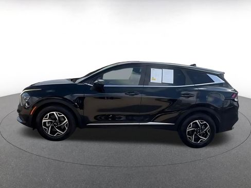 Used 2025 Kia Sportage LX image 9