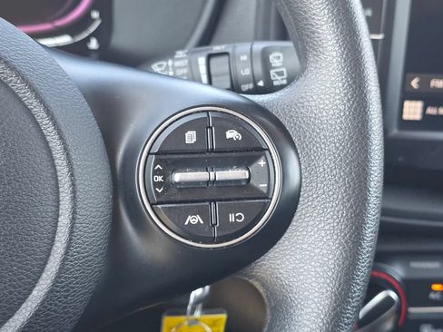 Used 2024 Kia Soul LX w/ Option Group 015 FWD image 30