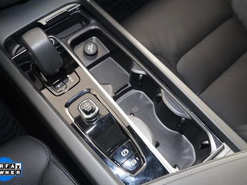 Used 2025 Volvo XC60 B5 Plus image 28