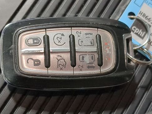 Used 2017 Chrysler Pacifica Limited w/ UConnect Theater Package image 52