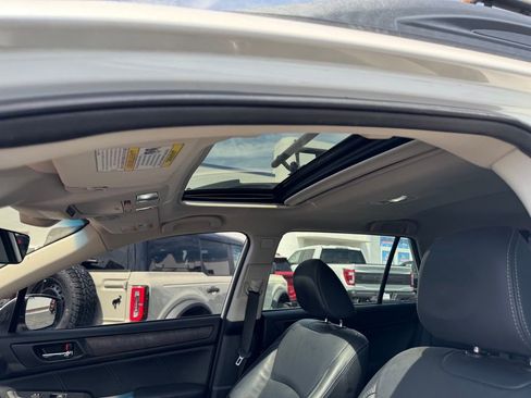 Used 2018 Subaru Outback 2.5i Limited AWD/4WD image 11