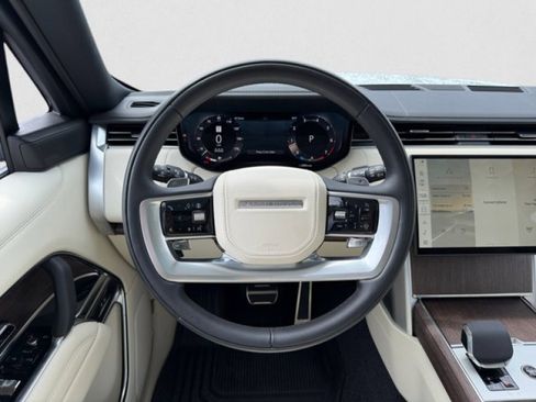 Certified 2025 Land Rover Range Rover SE AWD/4WD image 15
