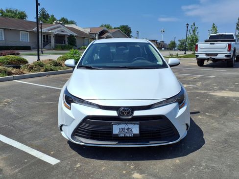 Certified 2025 Toyota Corolla LE FWD image 28