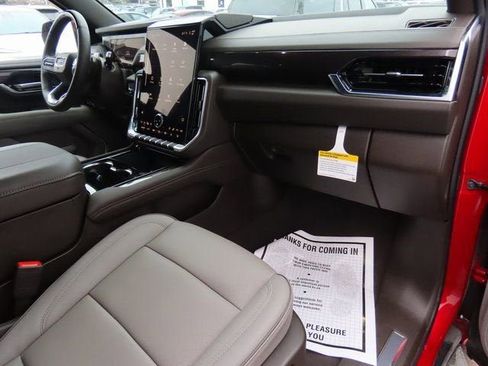 New 2026 GMC Yukon XL Elevation w/ Elevation Premium Package AWD/4WD image 10