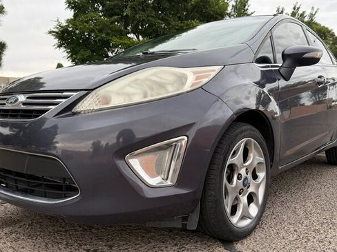 Used 2013 Ford Fiesta Titanium FWD image 3