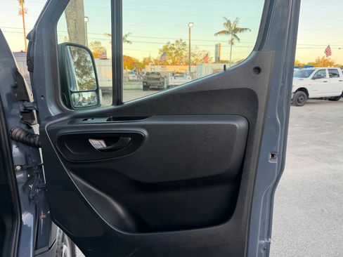 Used 2019 Mercedes-Benz Sprinter 170 image 16