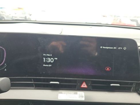 Used 2023 Kia Sportage EX image 12