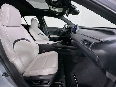 New 2025 Lexus UX 300h AWD image 32