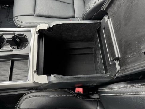 Certified 2022 Ford F250 Lariat w/ Lariat Ultimate Package image 18