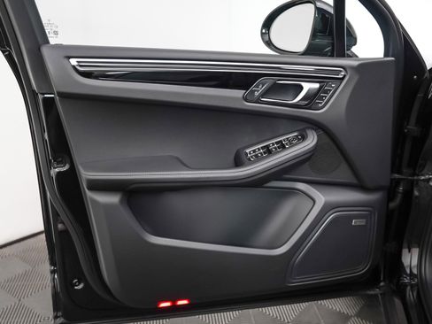 New 2026 Porsche Macan S image 25